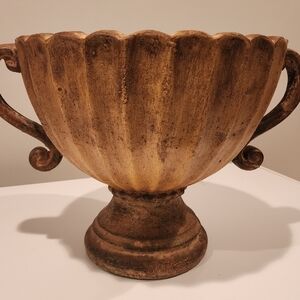 DECORATIVE RUSTIC TUSCAN URN